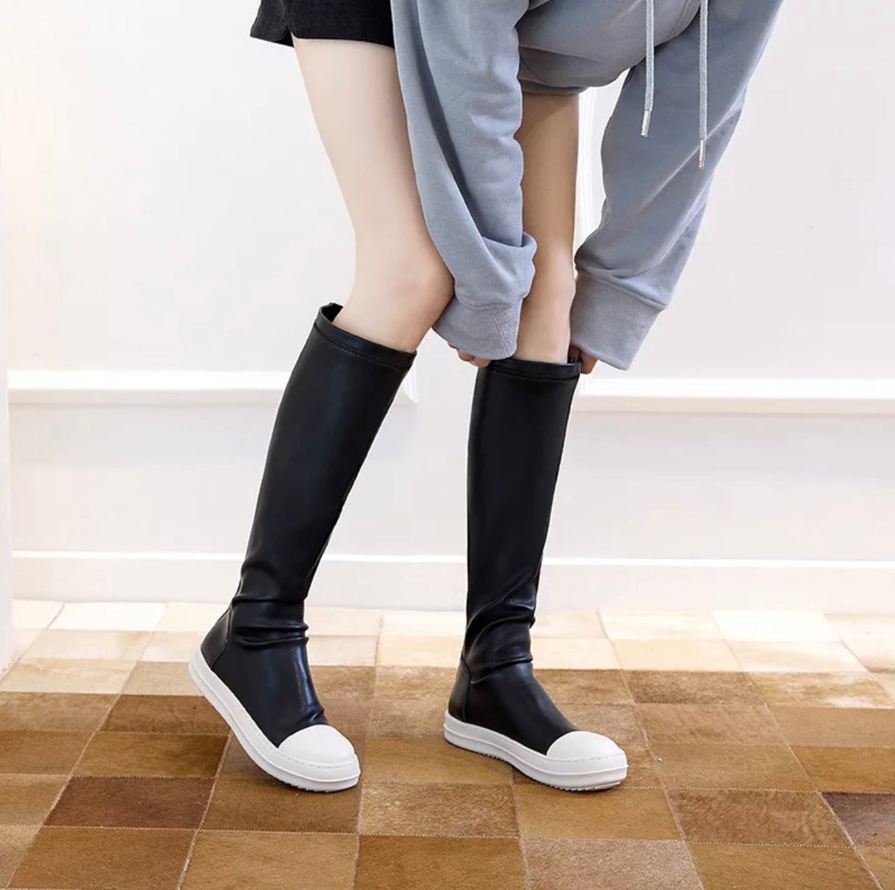 Calve Baddie Sneakers - Baddie Kouture Boutique