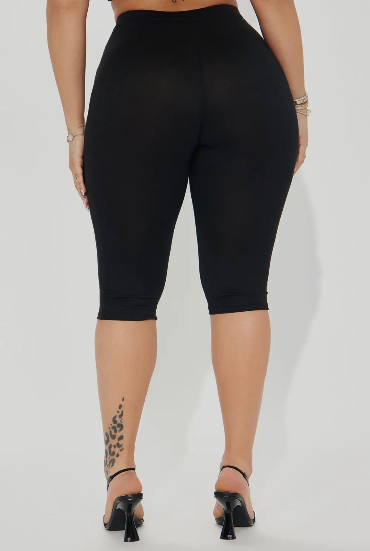 Ms. Lee Baddie Capri Leggings