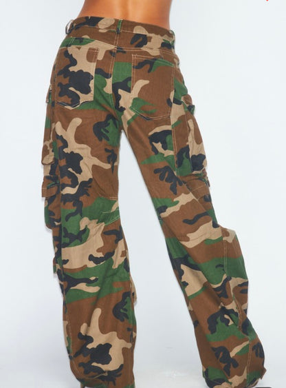 Camo Baddie Oversized Cargo Jeans - Baddie Kouture Boutique 